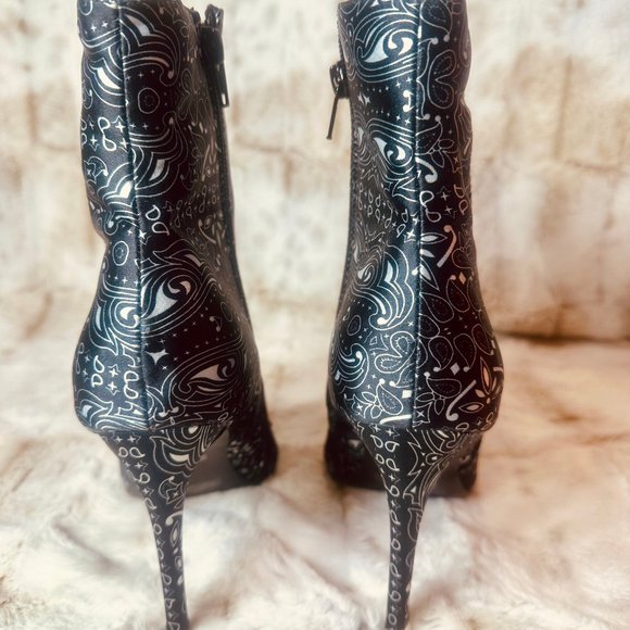Mata Shoes Black Bandana 4" High Heel Ankle Boot - Picture 5 of 7